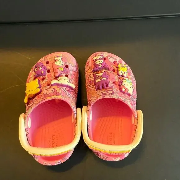 Crocs Hello Kitty & Friends C9 Pink Sanrio Collab Clogs with Jibbitz Charms - Picture 3 of 9